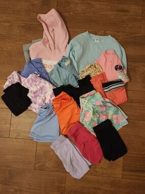 Girls all season bundle lot shorts skort shirts leggings pullovers size 7 8
